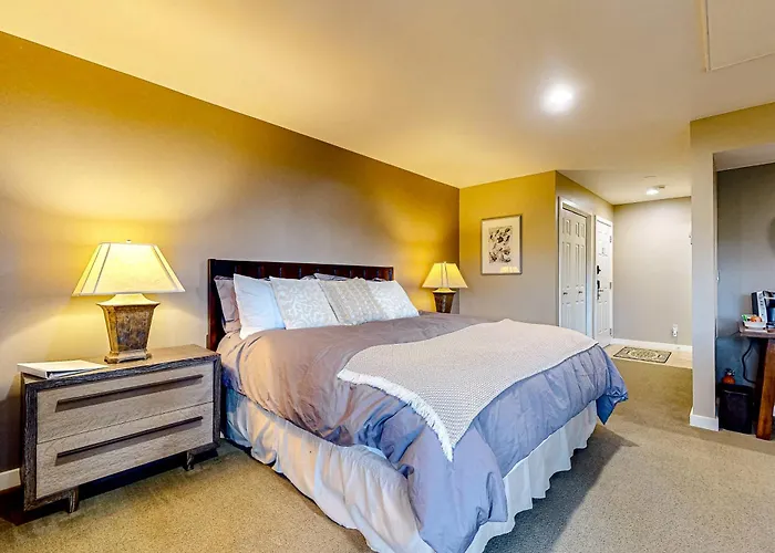Rosario Road Condo - B